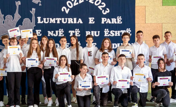 Abschlussfeier der Mittelschule in Shkodra, Albanien